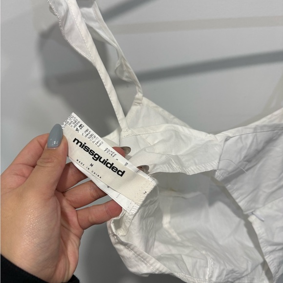 Misguided White Poplin Ruffle Crop Top - Picture 3 of 3